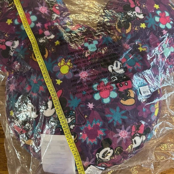 Mickey head pillow from Vera Bradley- festers Mickey and Minnie- very soft NWT - Picture 7 of 9